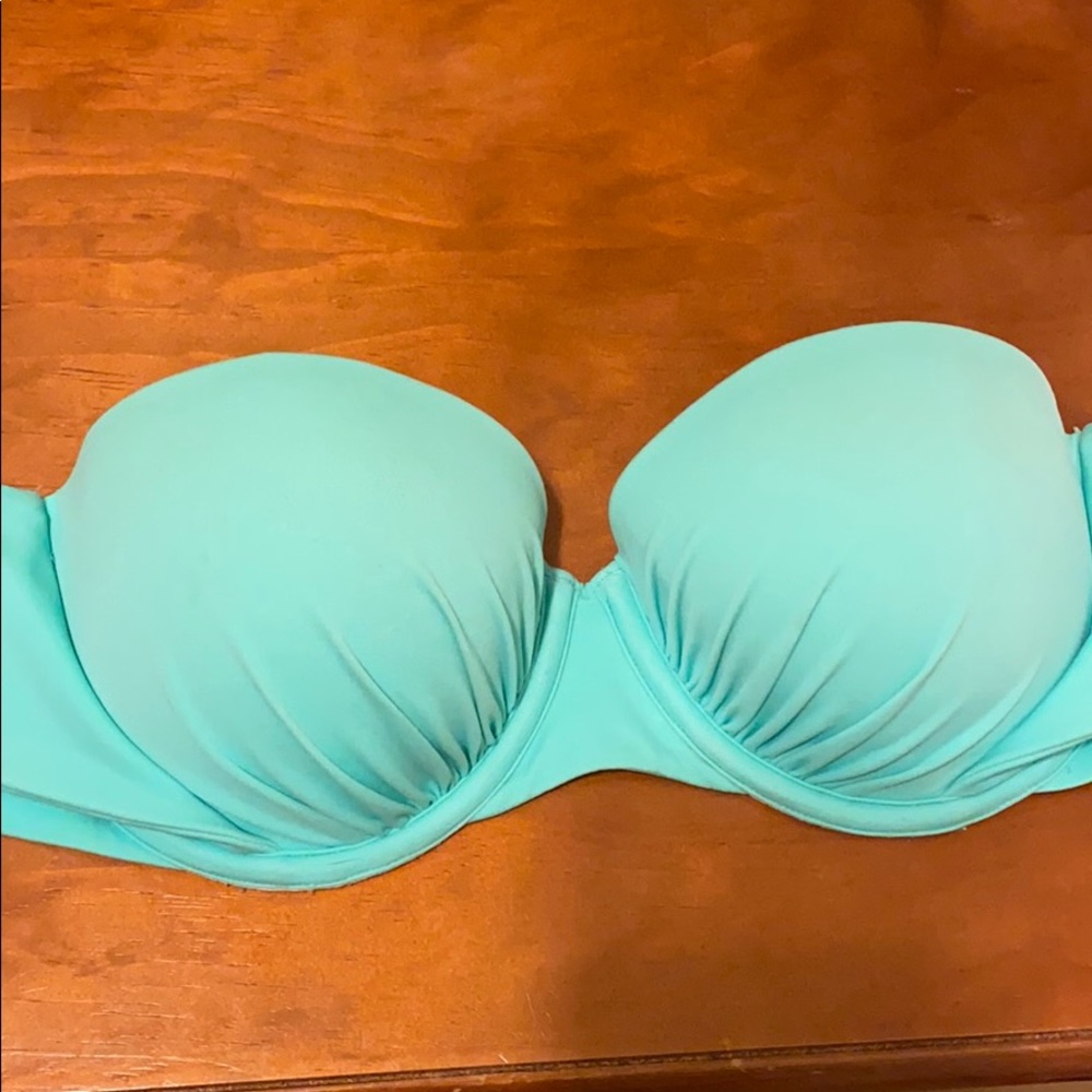 Victoria’s Secret swim top 34C